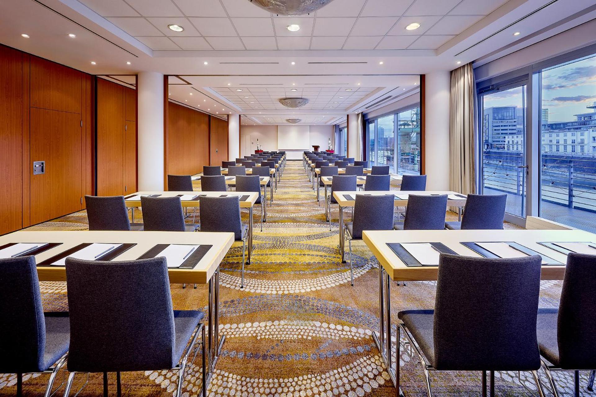 Courtyard By Marriott Duesseldorf Hafen Düsseldorf Exterior foto