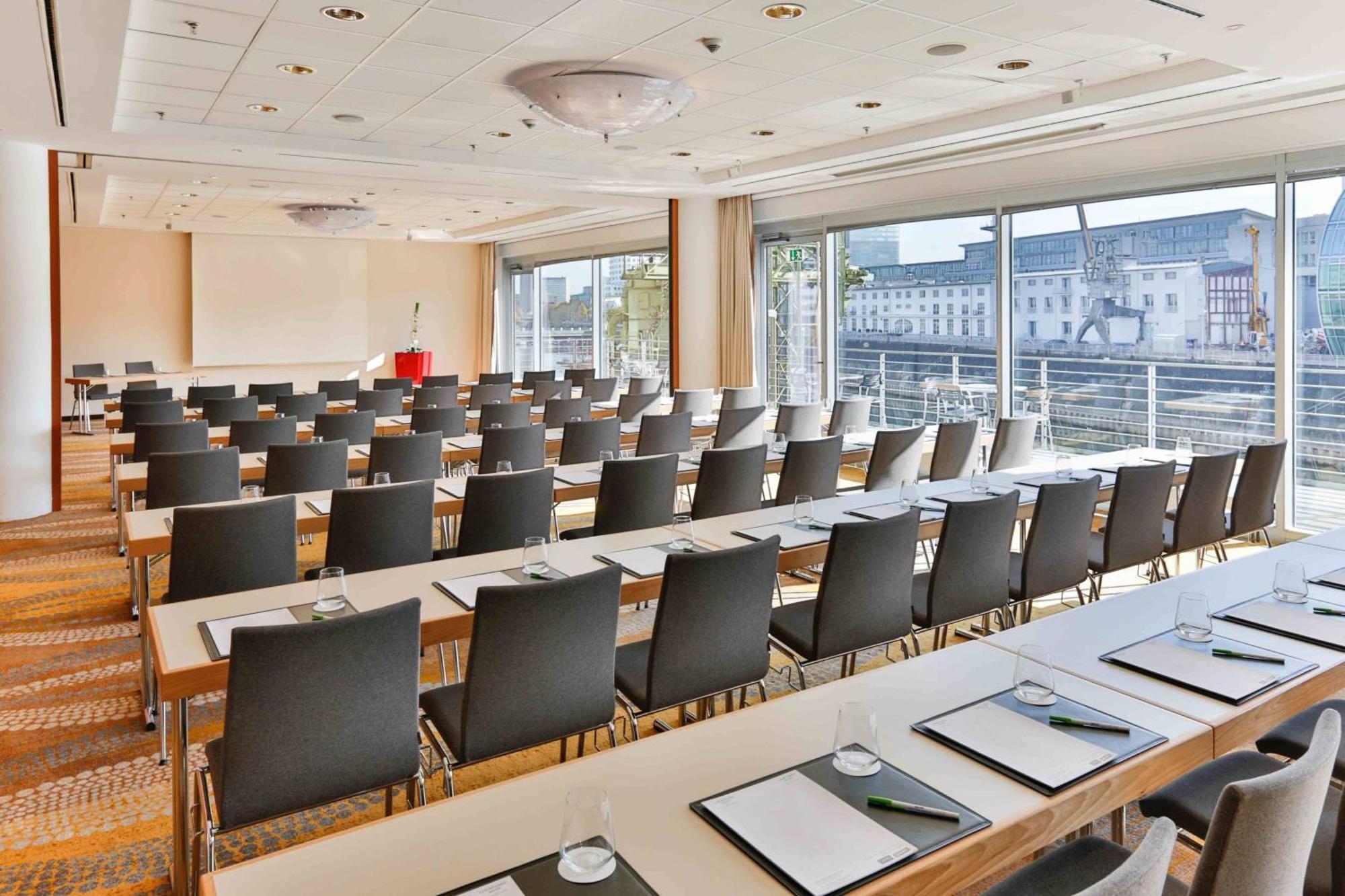 Courtyard By Marriott Duesseldorf Hafen Düsseldorf Exterior foto